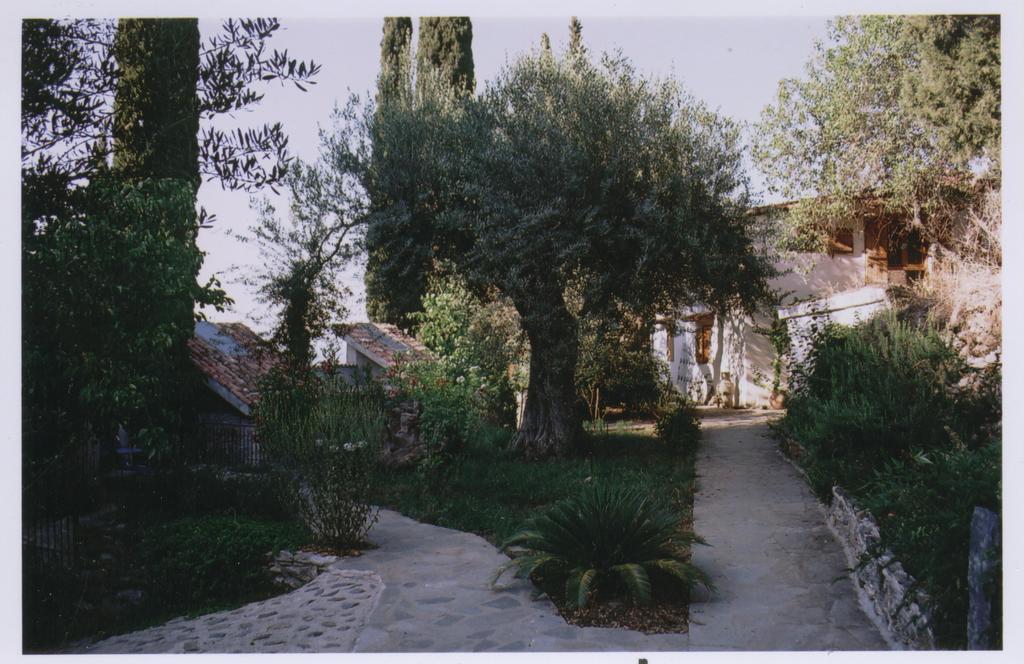 Studios Kyparissi & Spa Tirós Exterior foto