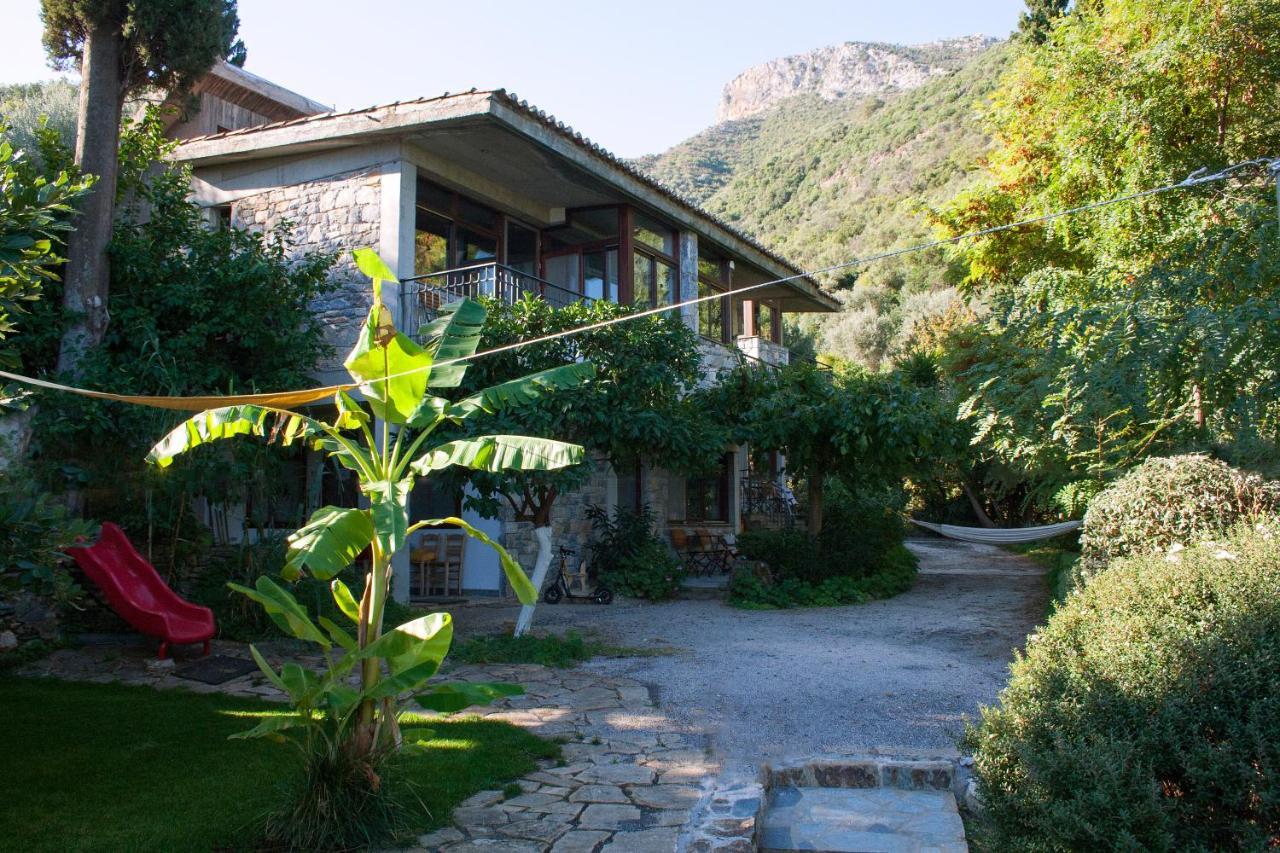 Studios Kyparissi & Spa Tirós Exterior foto